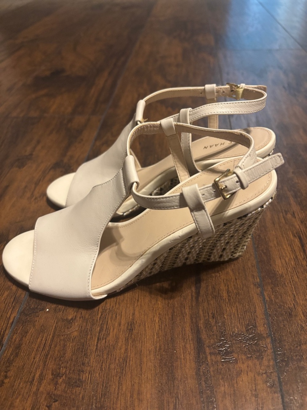 Women’s Cole Haan Light Cream Leather T-Strap Sandals Wedge Heel Size 7 - Picture 5 of 6